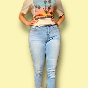 Abercrombie & Fitch | Low-Rise Harper Ankle Jeans